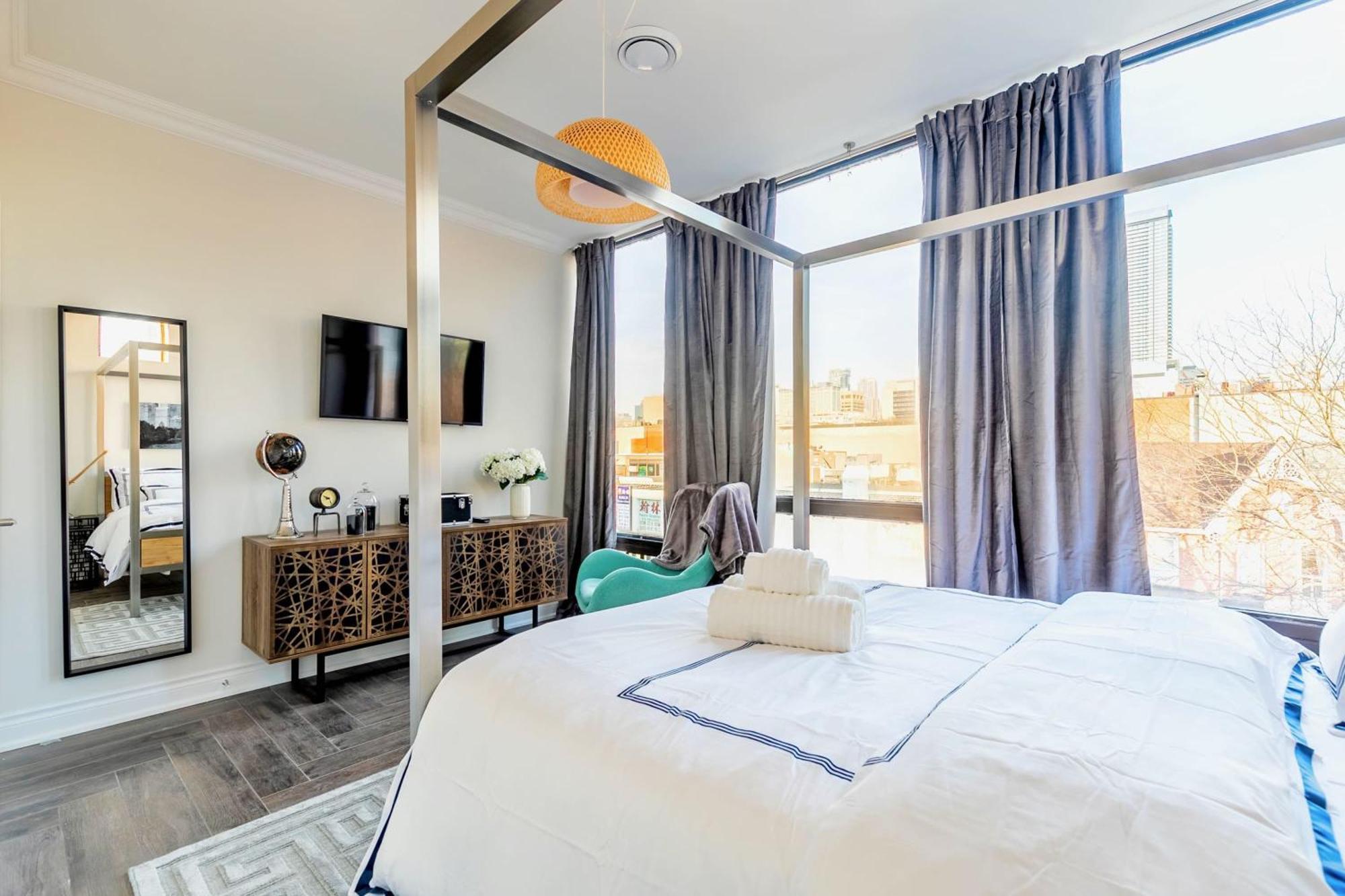 Modern Pet-Friendly Chinatown Apartment 토론토 외부 사진